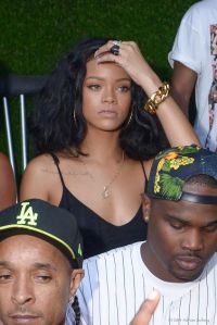 rihanna-2