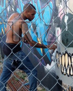 chris-brown-graffiti-painting-monsters-photos-wm-0110-480w