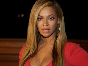 BEYONCE HAIR BACK