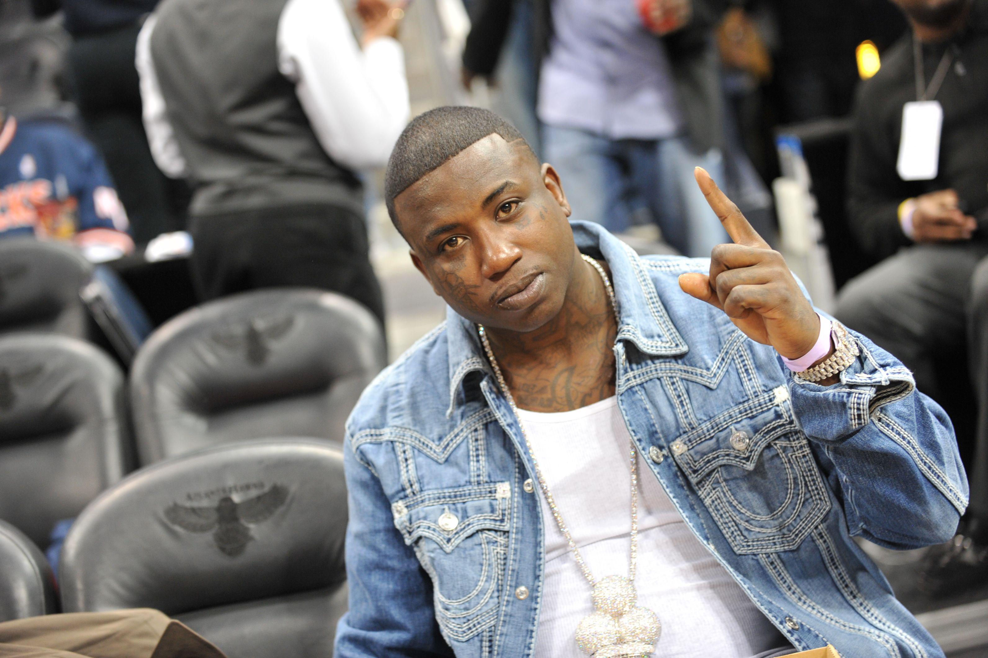 Celebrities Attend The New York Knicks vs. Atlanta Hawks - March 6, 2011