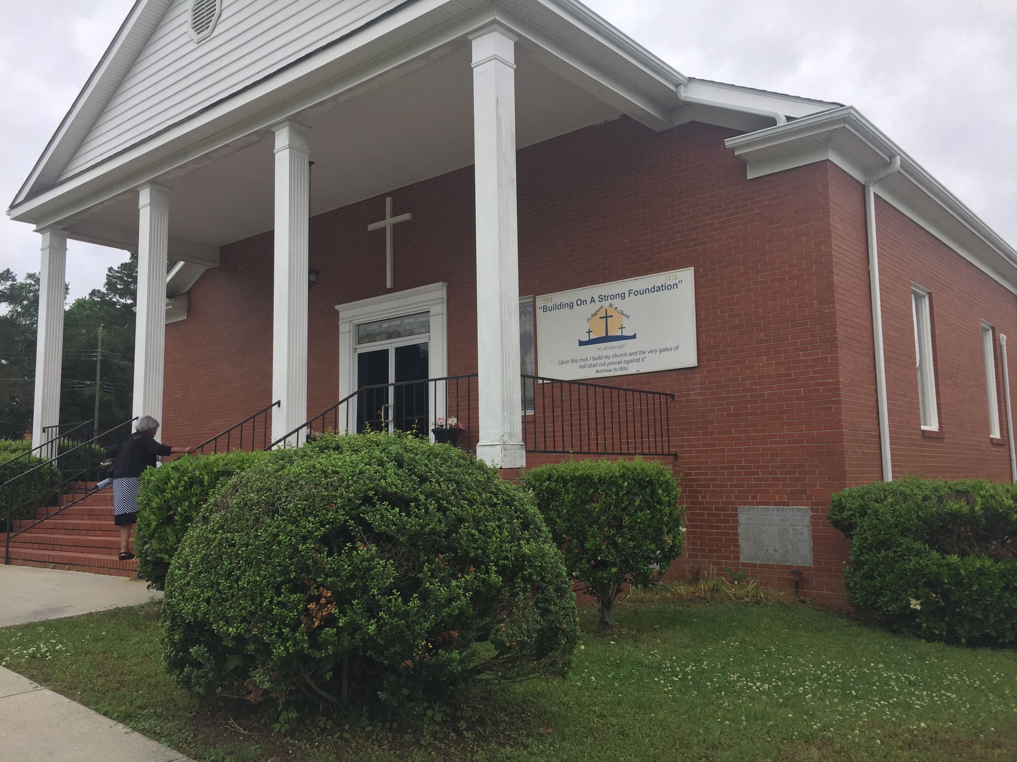 Pastor of the Month presentation Pastor Connelly Jr.