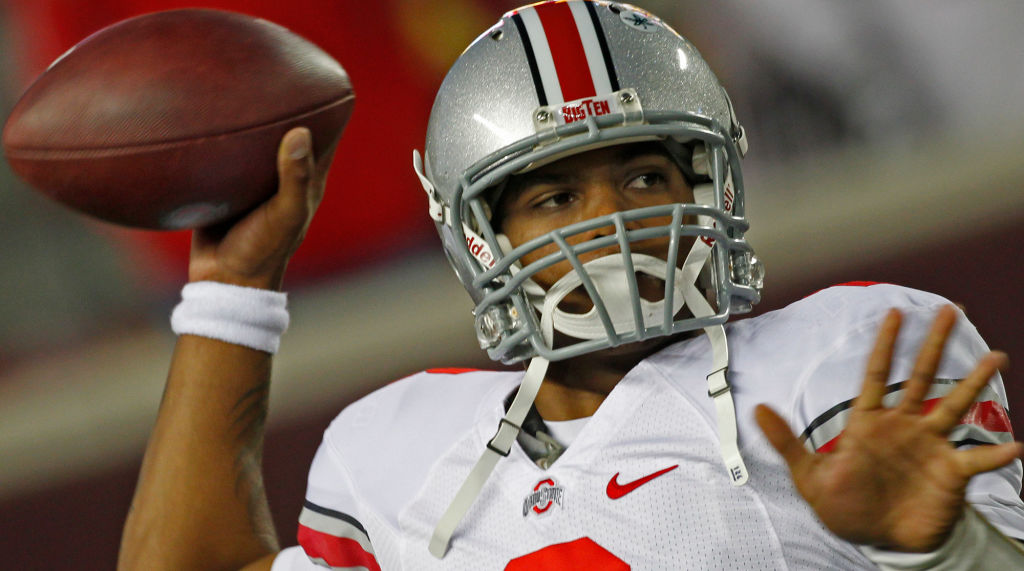 ]MARLIN LEVISON*mlevison@startribune.com October 30, 2010 - GENERAL INFORMATION: University of Minnesota Gophers vs. Ohio State Buckeyes football. IN THIS PHOTO: ] Ohio State quarterback Terelle Pryor.