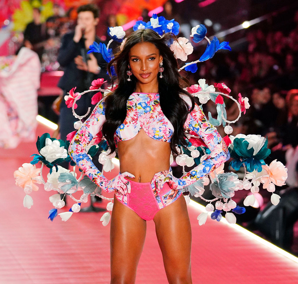 2018 Victoria's Secret Fashion Show - Runway